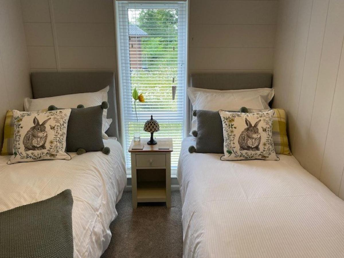 Hollicarrs - Sunflower Lodge Йорк Номер фото